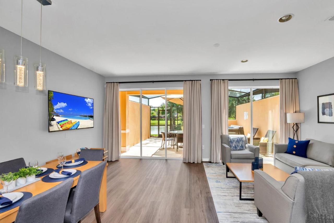 Upscale 2Br Lakefront Townhome - Private Hot Tub! Orlando Extérieur photo