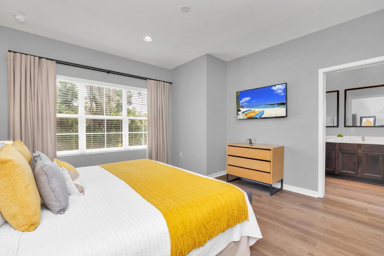 Upscale 2Br Lakefront Townhome - Private Hot Tub! Orlando Extérieur photo